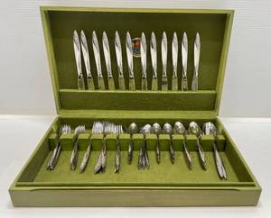 Vintage 75 Pc. Rodgers Co. Deluxe Stainless Set