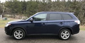 lot 3 image: 2015 Mitsubishi Outlander SE 4x4