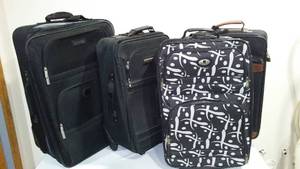 lot 517 image: Rolling Luggage (4)