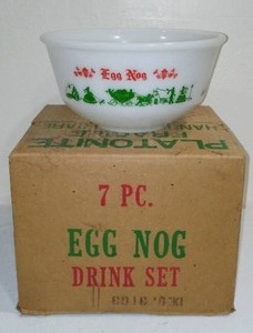 lot 539 image: Vintage 1932-82 Hazel Atlas Egg Nog Bowl W Original Box.
