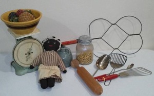 lot 546 image: Vintage  Kitchenware And More.