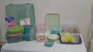 lot 555 image: Flamingo Party Supplies With Tote.