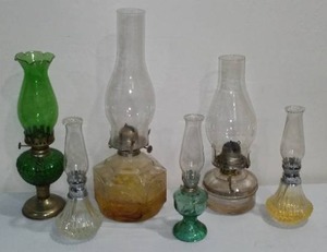 lot 563 image: Vintage Oil Lamps (6).