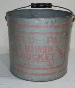 lot 566 image: Old Pal Minnow Bucket.