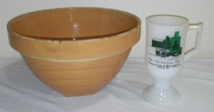 lot 573 image: Farmers Grain & Merc. Co. Stoneware.