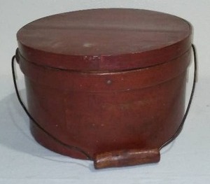 lot 575 image: Round Storage Box