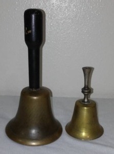lot 584 image: Vintage Bronze Bells (2).
