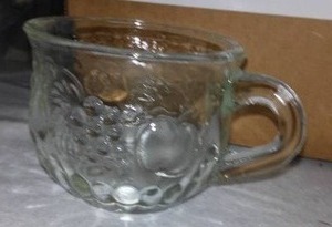lot 592 image: Glass Teacups, Great For Holidays (60) 3 Styles, With Tote.