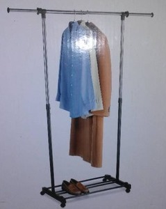 lot 638 image: Garment Rack - New in box