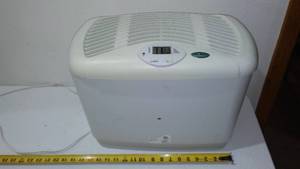 lot 655 image: Tabletop  Humidifier, Very clean.