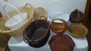 lot 657 image: Decorative Baskets and more.