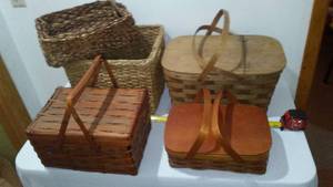 lot 660 image: Picnic Baskets and Baskets.