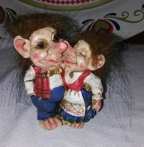 lot 675 image: Scandinavian Rosemaling, Norway Trolls And More.