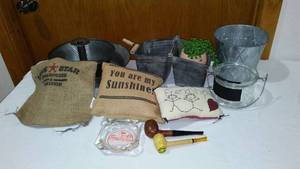 lot 692 image: Metal, Burlap, Glass Dcor.