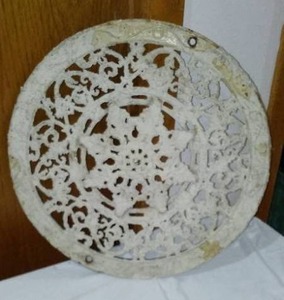 lot 700 image: Vintage Ornate Metal Medallion.