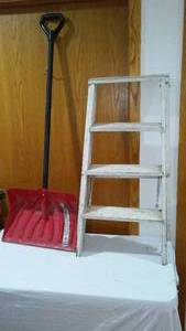 lot 706 image: Shovel And 3 Ft Step Ladder.