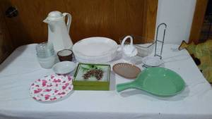 lot 710 image: Correlle Plates And More.