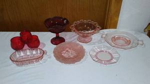 lot 712 image: Fenton And Depression GLASS.