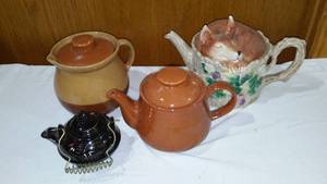 lot 713 image: Teapots (4) Cabinart, Sadler