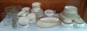lot 722 image: Vintage The Etched Design China.