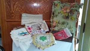 lot 729 image: Vintage Cloth Items And More.