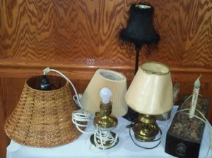 lot 748 image: Lighting (5) Tabletop And Hanging.