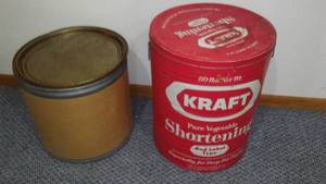 lot 761 image: Kraft Shortening 10 Pound Container And 5 Pounder.