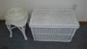 lot 762 image: Wicker Storage Bench And Stool  Nice.