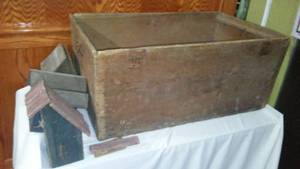 lot 781 image: Antique Wood Box And Bird Houses.
