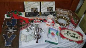 lot 793 image: Christmas - Vintage And New