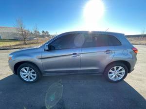 lot 10 image: 2015 Mitsubhi Outlander Sport ES - 2 OWNERS - AWD