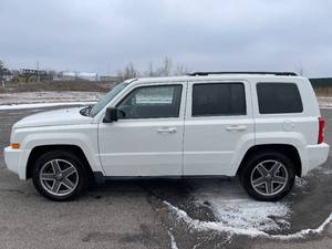 lot 14 image: 2010 Jeep Patriot Sport - 4X4 - 2 OWNERS