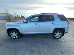 lot 12C image: 2011 GMC Terrain SLE-2 - AWD - 1 OWNER