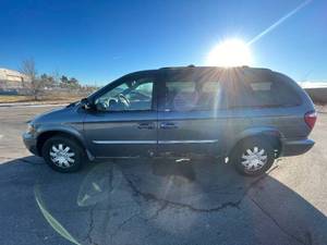 lot 14G image: 2006 Chrysler Town and Country Touring