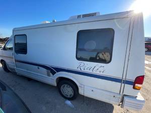lot 10AA image: 1995 Winnebago Rialta - RV