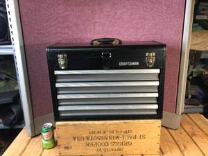 lot 59 image: Craftsman Tool Box - Metal