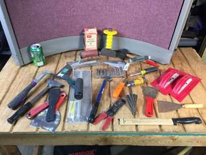 lot 80 image: Group Trowels - Sockets - Tools