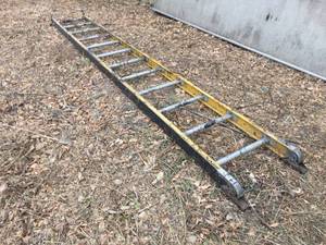 lot 8 image: 12 Ft. Fiberglass Ladder Section