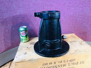 lot 22 image: C5G Adjustable 5th Wheel-to-Gooseneck Adapter