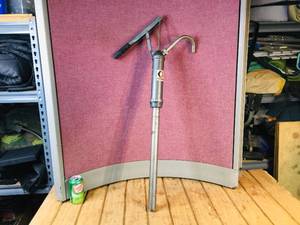 lot 40 image: Graco Barrel Pump