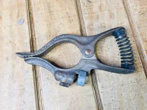 lot 41 image: Tweco 300 Junior - Brass Ground Clamp
