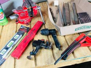 lot 29 image: Vises - Files - Levels - Tools