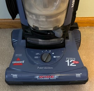 Bissell Clean View II Bagless Deluxe Carpet Cleaner