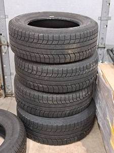 lot 809 image: Lot of (4) Michelin Latitude 24565R17 Tires