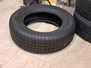 lot 810 image: Lot of (1) Valera XT 24565R17 Tire