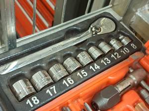 lot 833 image: Metric Socket Wrench Set RAF80 10-piece