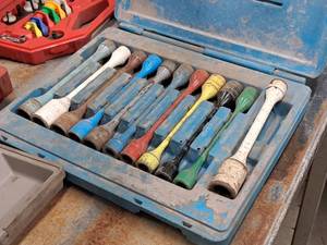 lot 852 image: Torque Wrench Stick Set