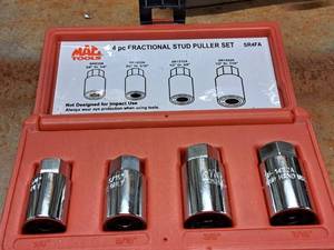 lot 856 image: Mac Tools Fractional Stud Puller Set 4-piece with Case