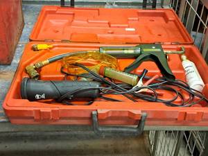 lot 846 image: Blue-Point Dye Injector
