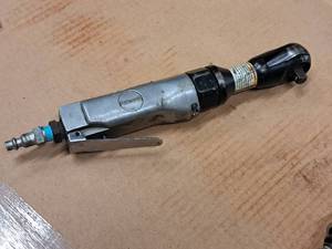 lot 865 image: Coleman Powermate Air Ratchet Wrench